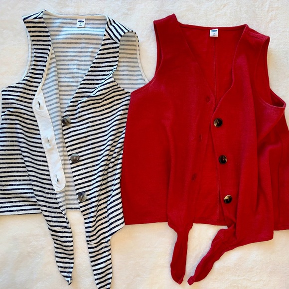 2 Old Navy sleeveless shirts. Both size Medium. Buttons with tie. EUC. - Picture 2 of 16